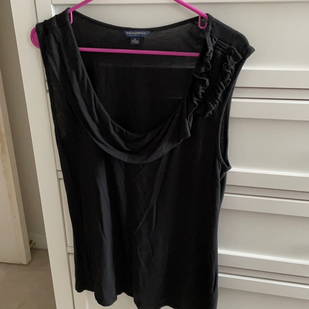 Used sleeveless banana republic top